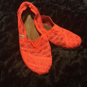Bright Coral TOMS